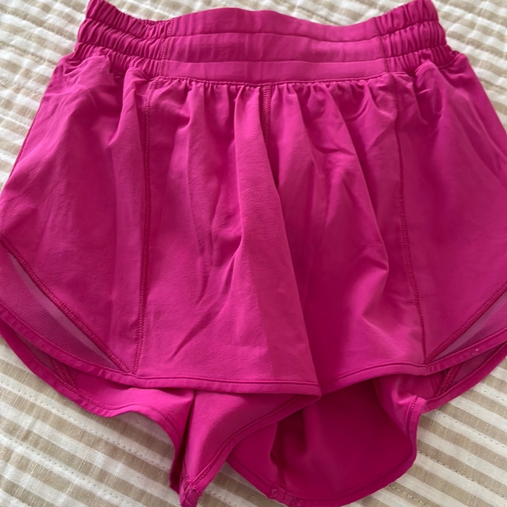 Lululemon hotty hot shorts 4 inch